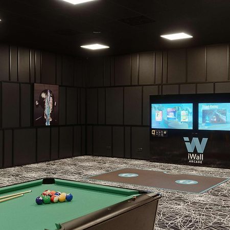 Radisson Blu Resort & Conference Center, Ostroda Mazury Exterior photo A pool table with a wall mounted TV