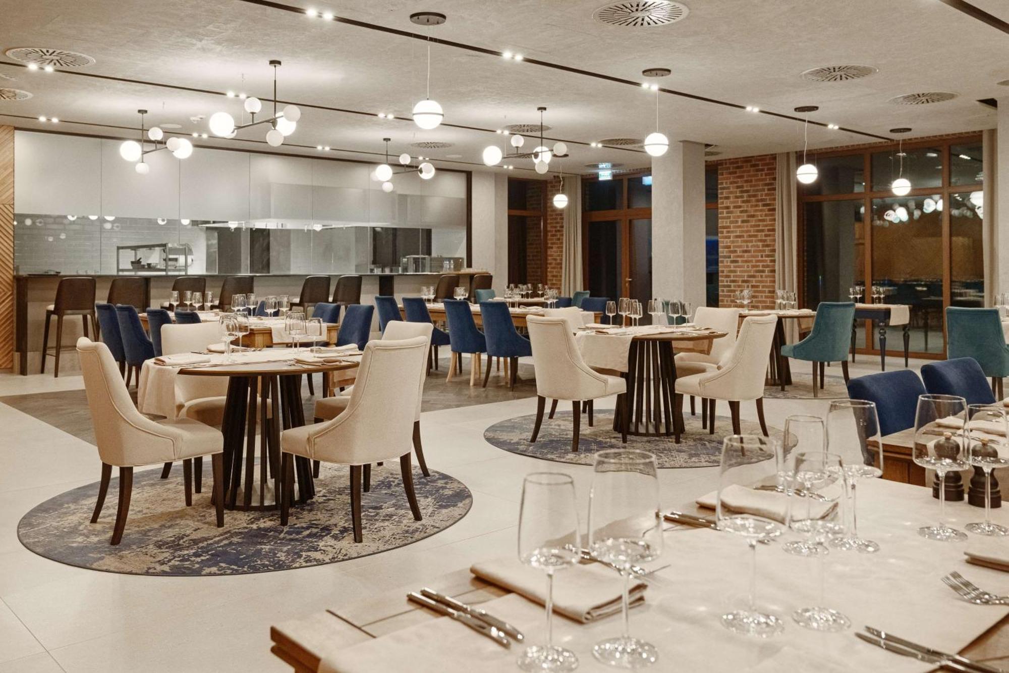 Radisson Blu Resort & Conference Center, Ostroda Mazury Exterior photo Restaurant
